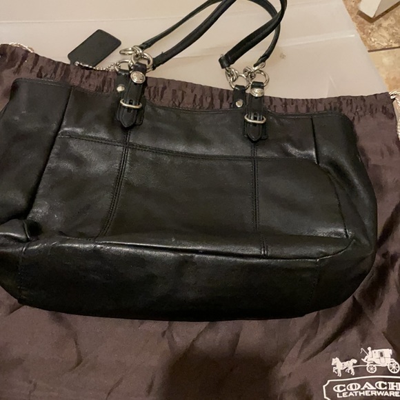 Coach - Picture 2 of 4